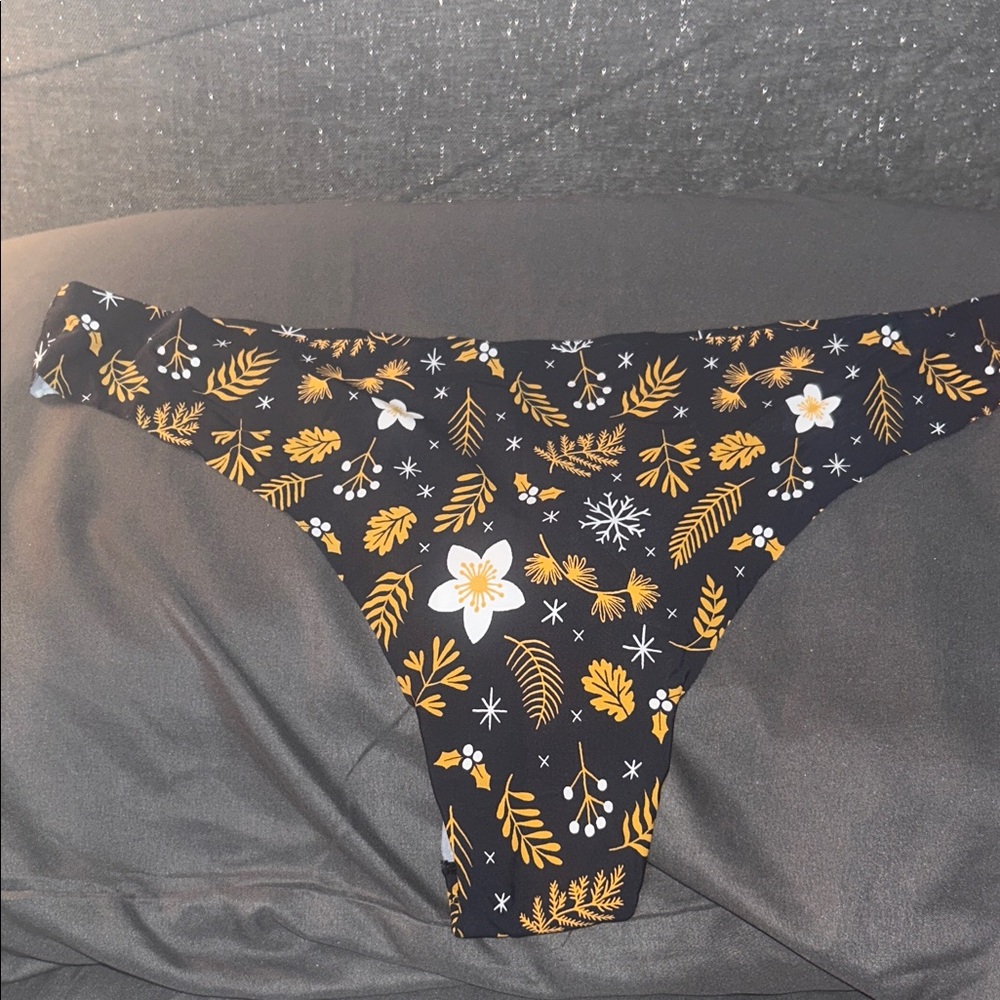 Floral Patterned Women's Panties - Black and Gold